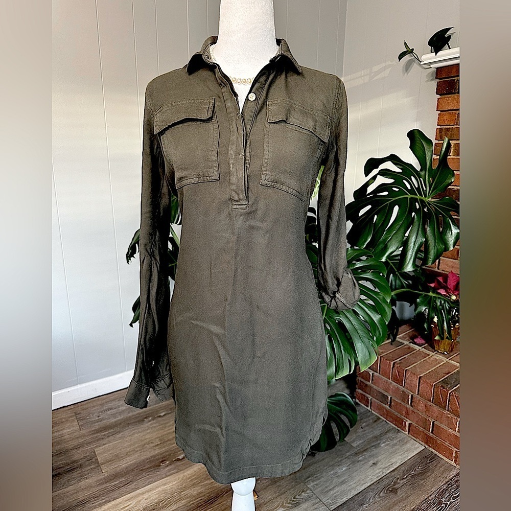 🛍️ SO high low shirt dress with roll up sleeves.